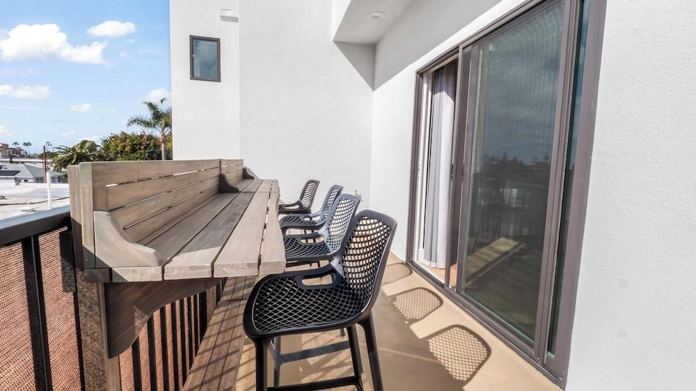 Rise Suites Oceanside photo 38