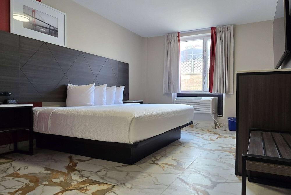 Ramada By Wyndham Brooklyn Empire Blvd photo 1