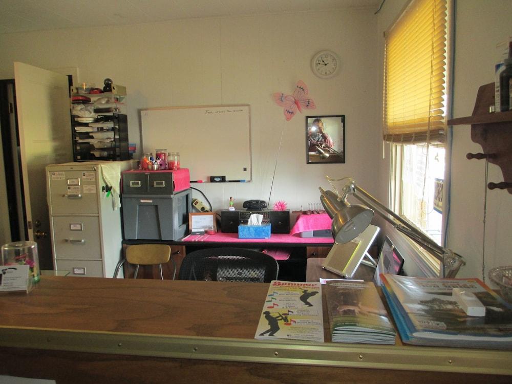 Bad Axe Motel photo 10