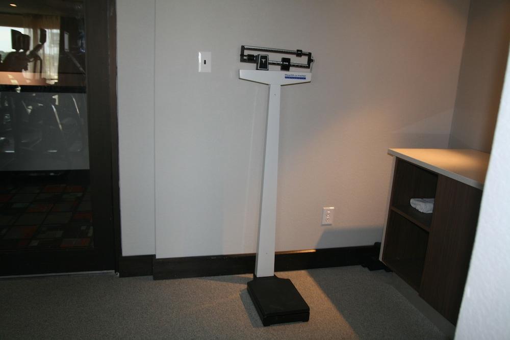 Holiday Inn Express & Suites San Antonio Medical-Six Flags by IHG photo 61