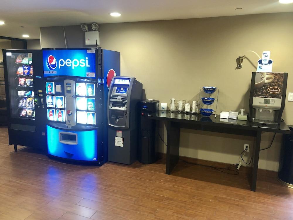 Days Inn by Wyndham Brooklyn Borough Park photo 18