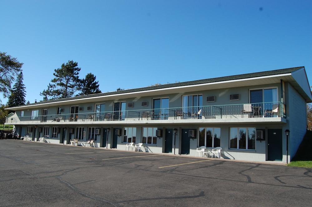 Northwoods Inn LLC photo 1