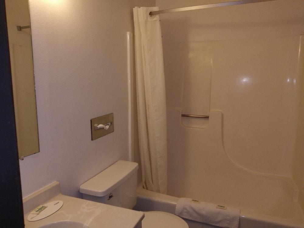 Ainsworth Inn photo 3