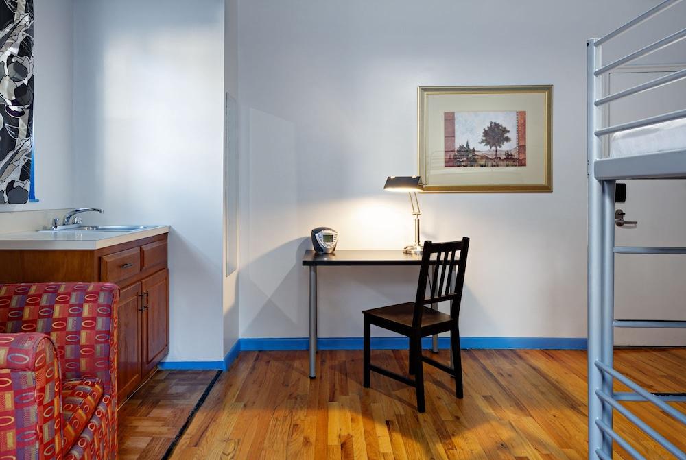 Central Park West Hostel photo 12