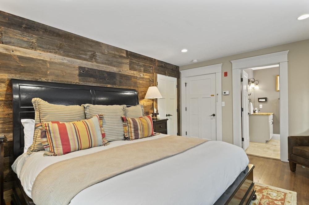 Brook Bound Inn photo 34