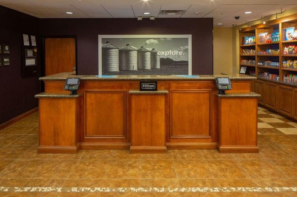 Hampton Inn Waterloo Cedar Valley photo 39