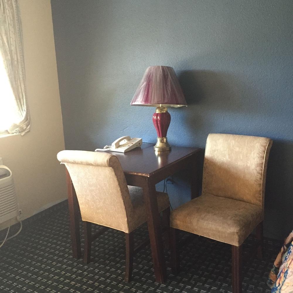 Guest Inn & Suites photo 25