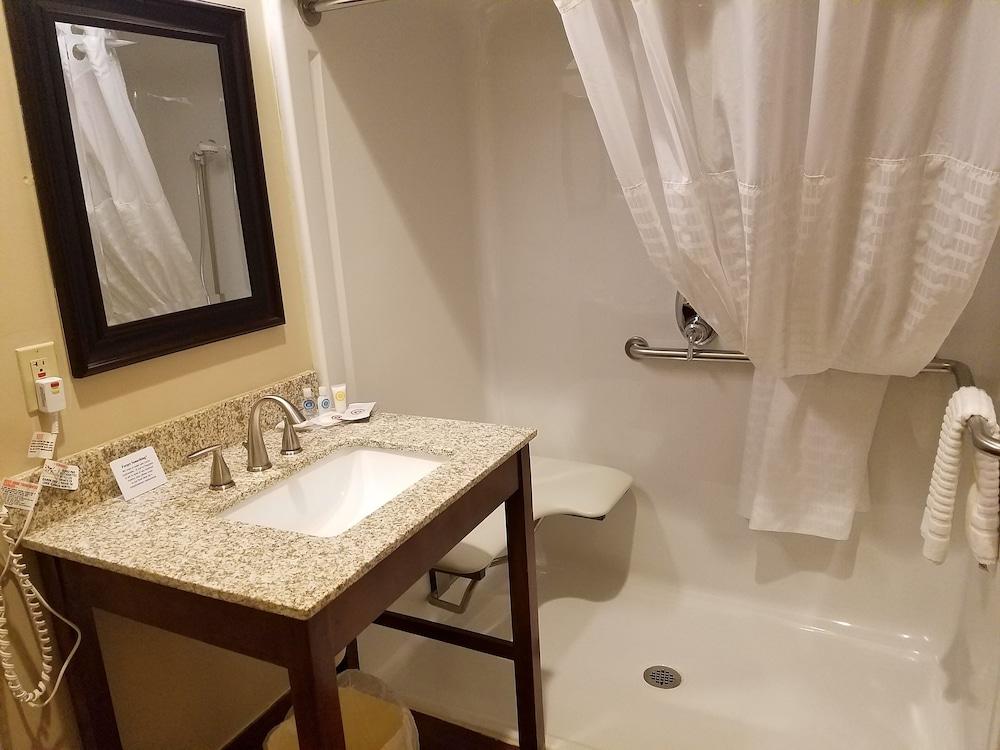Comfort Suites Rolla photo 48