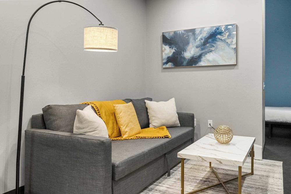 CozySuites - Press House photo 1