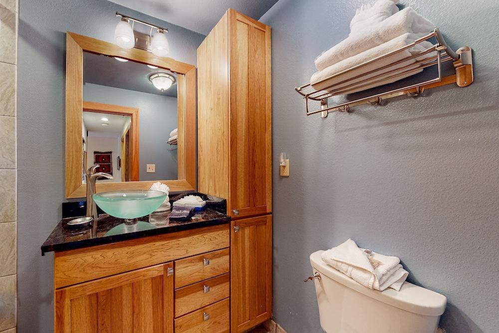 Pine Ridge Condominiums photo 37