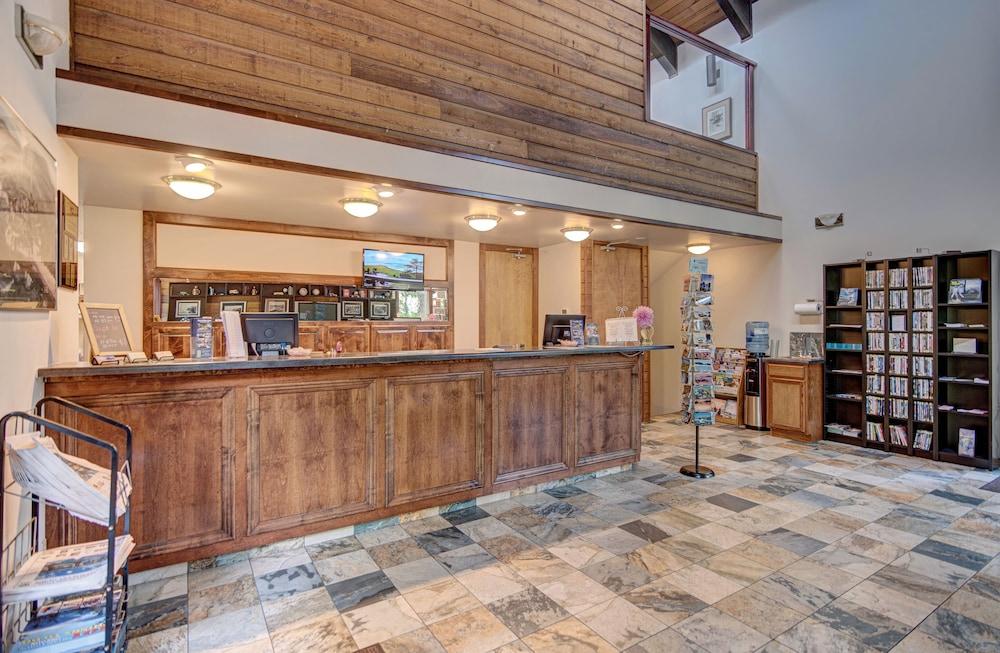 Inn at Otter Crest photo 2