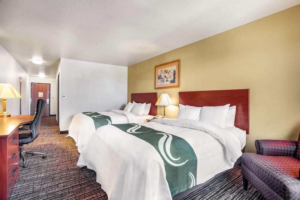 Quality Inn Parsons North photo 25