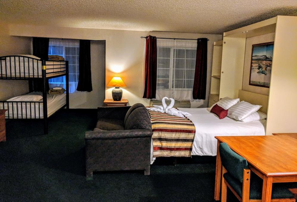 3 Peaks Lodge photo 11
