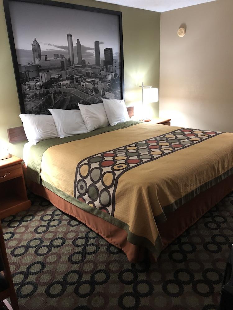 Super 8 by Wyndham Ashburn photo 6