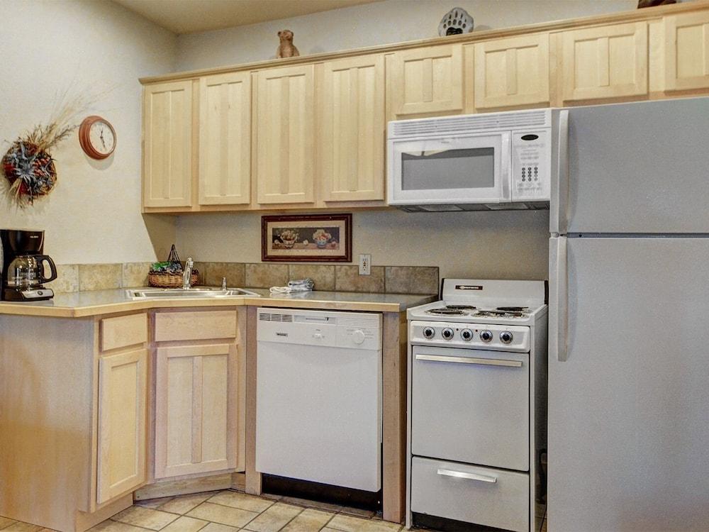 Eagle Fire Lodge & Cabins photo 34