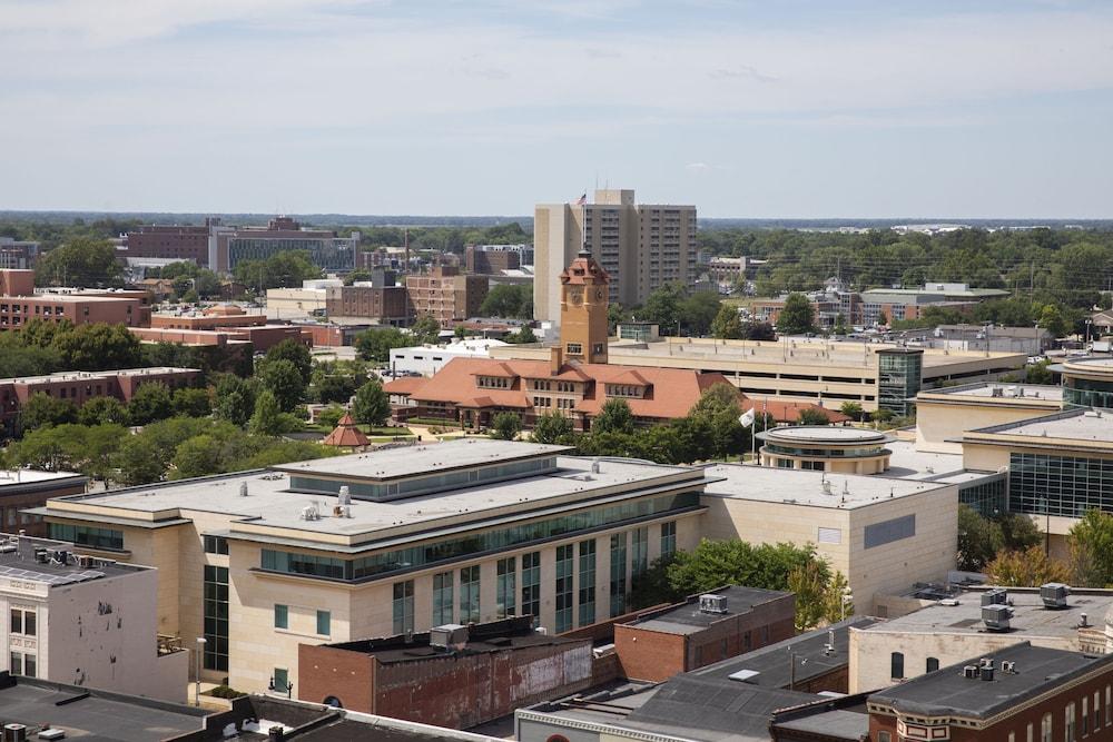 President Abraham Lincoln Springfield - DoubleTree by Hilton photo 30