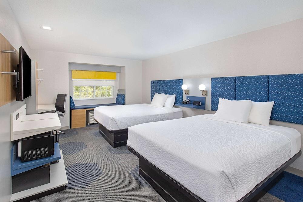 Microtel Inn & Suites by Wyndham Manchester photo 3