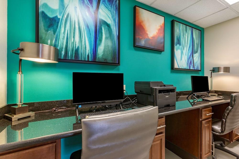 Best Western Plus Gallup Inn & Suites photo 36