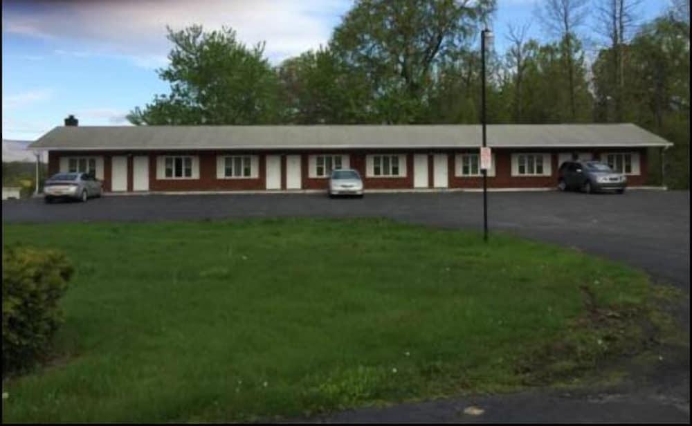 Peloke's Motel photo 2