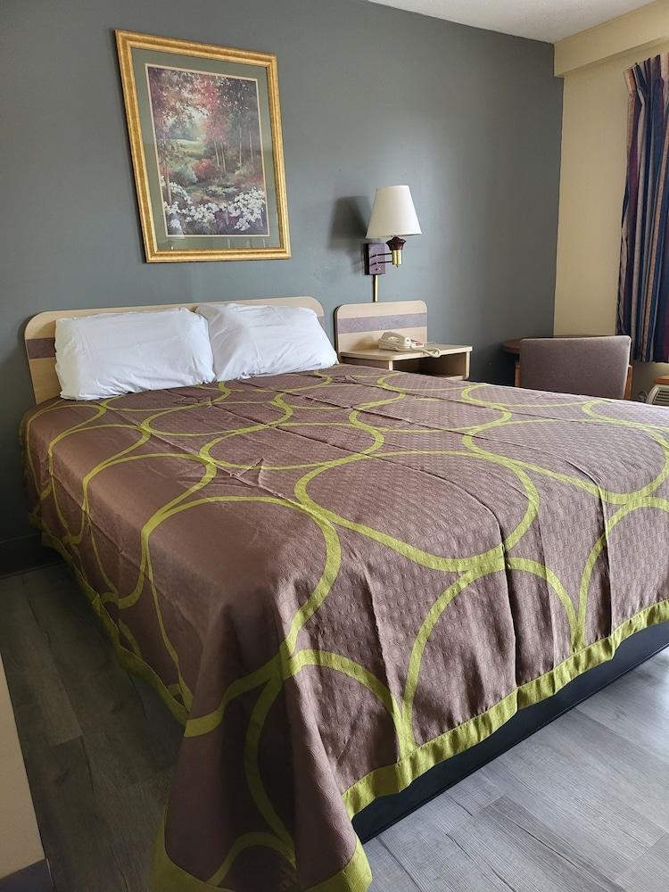 Budget Host Inn Bristol photo 32