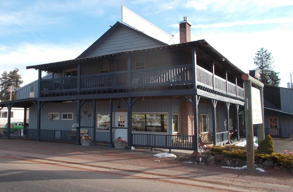 Dawson House Lodge photo 1