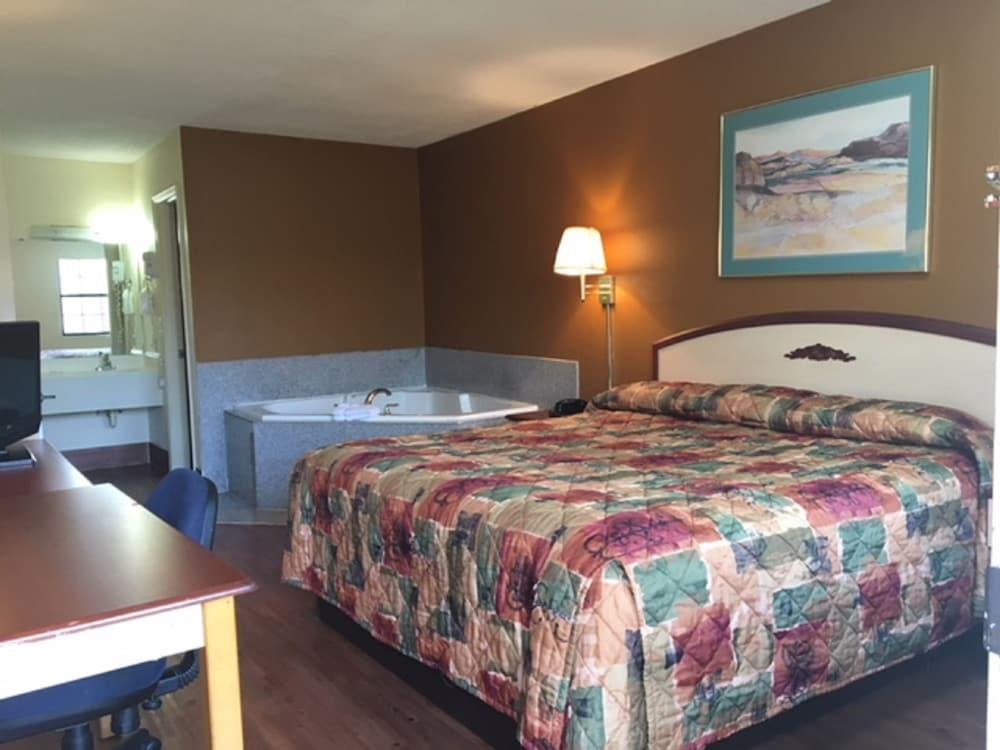 Suite Stay Talladega photo 15