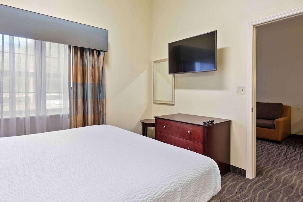Extended Stay America Premier Suites Lakeland I4 photo 34