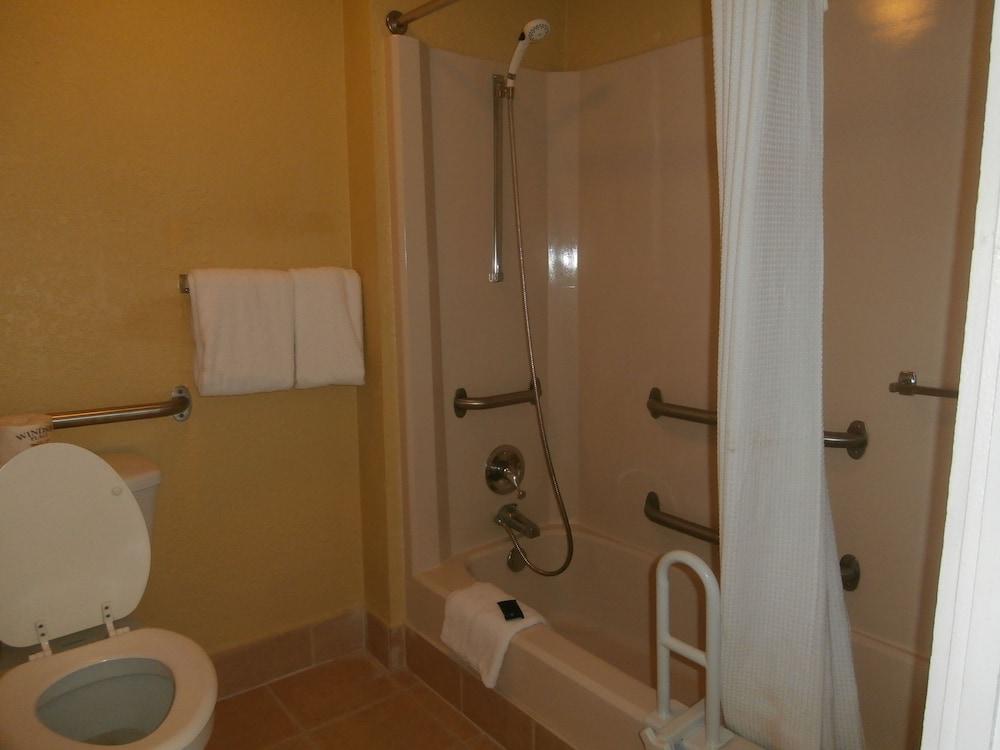 Americas Best Value Inn Conyer photo 6