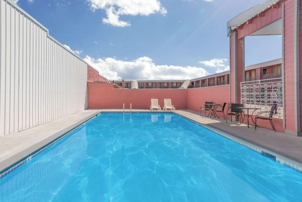 Days Inn by Wyndham Burns photo 12