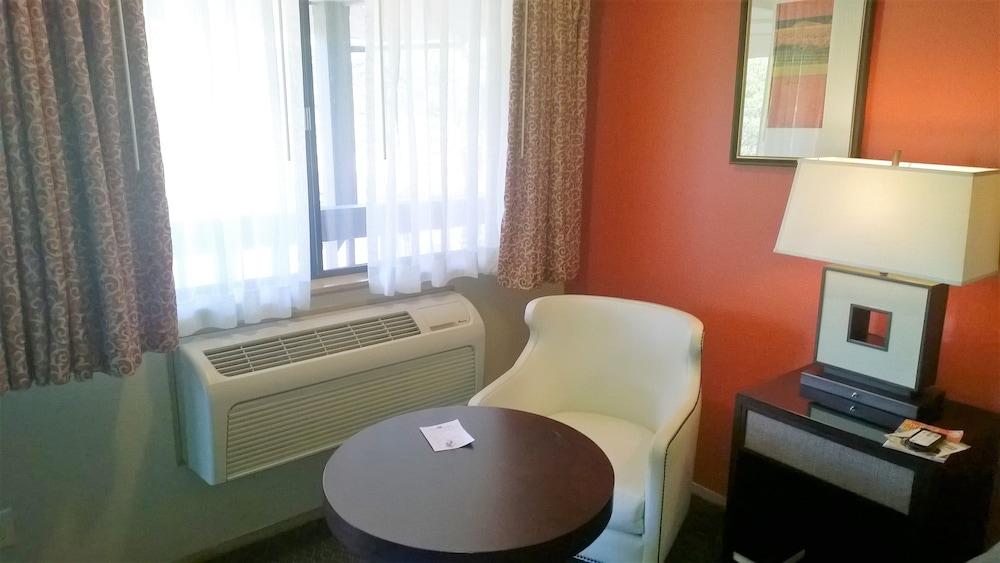 PepperTree Inn photo 16