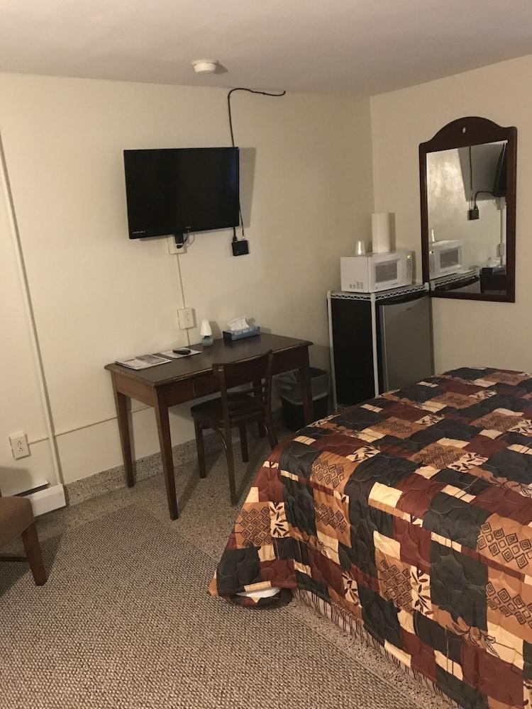 The Evergreen Motel photo 26