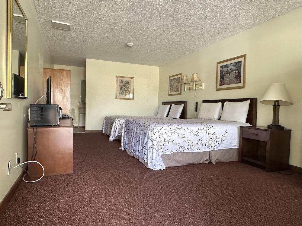 Four Seasons Motel photo 8