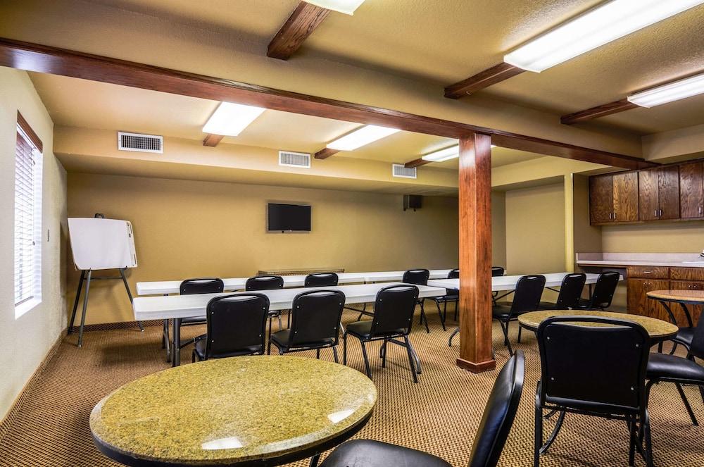 Quality Inn & Suites Winfield photo 48
