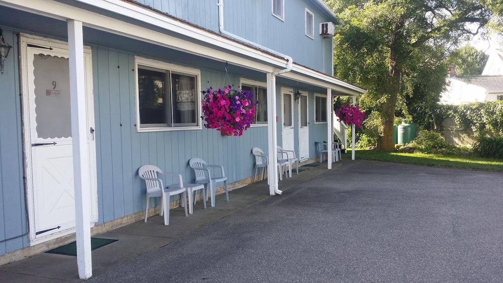 The Inn Between the Beaches photo 3