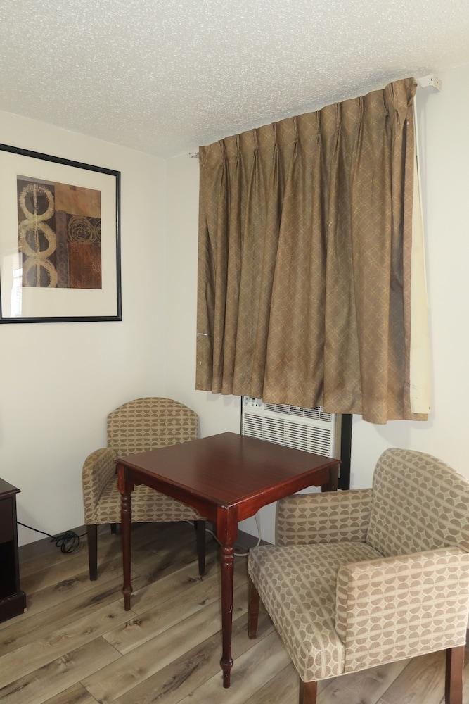 Triangle Inn Motel photo 12