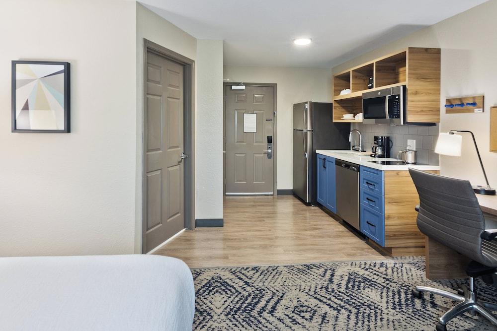 Candlewood Suites Montgomery- North by IHG photo 3