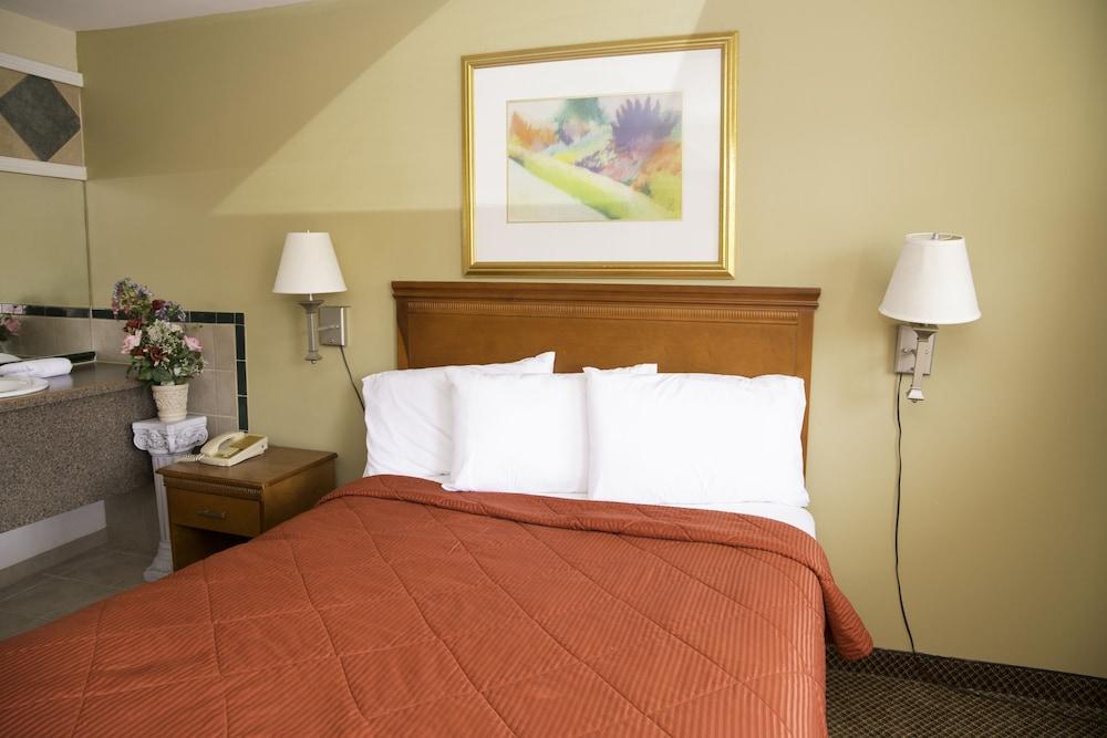 Capri inn and Suites photo 37