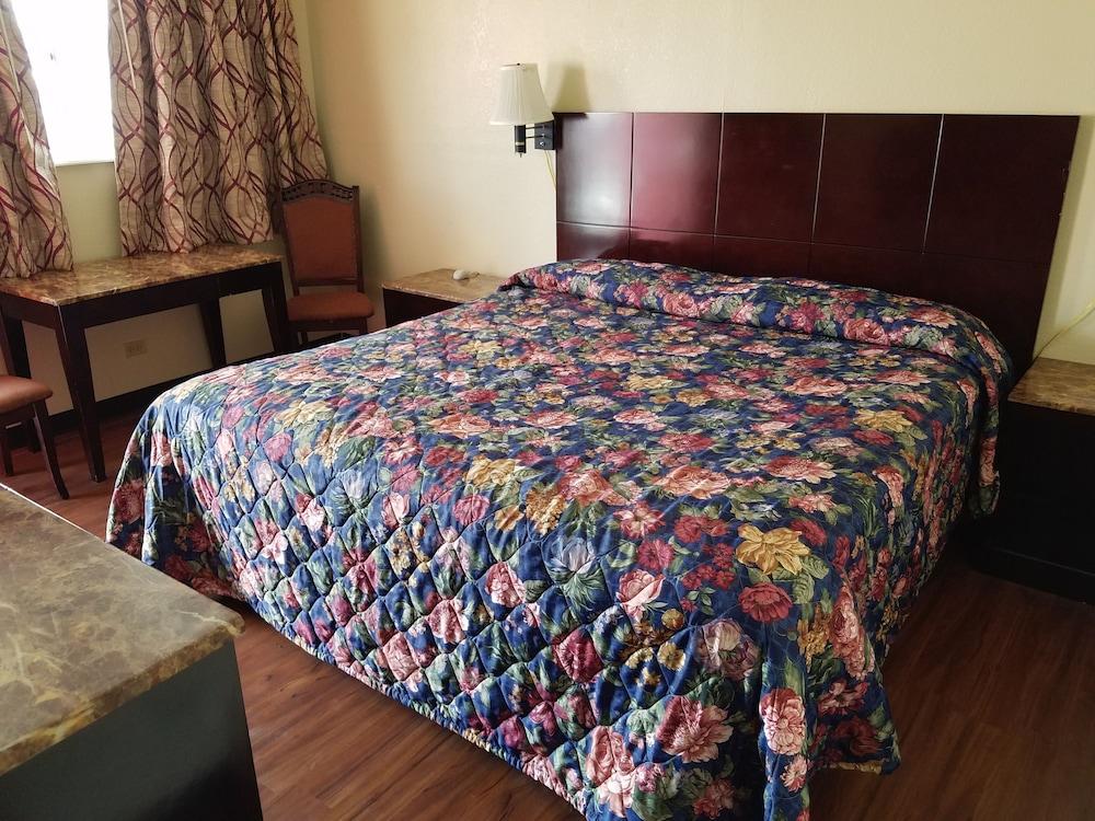 Luxury Inn & RV Park photo 19