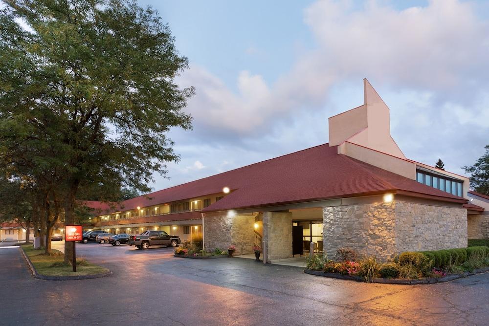 Super 8 by Wyndham Findlay photo 19