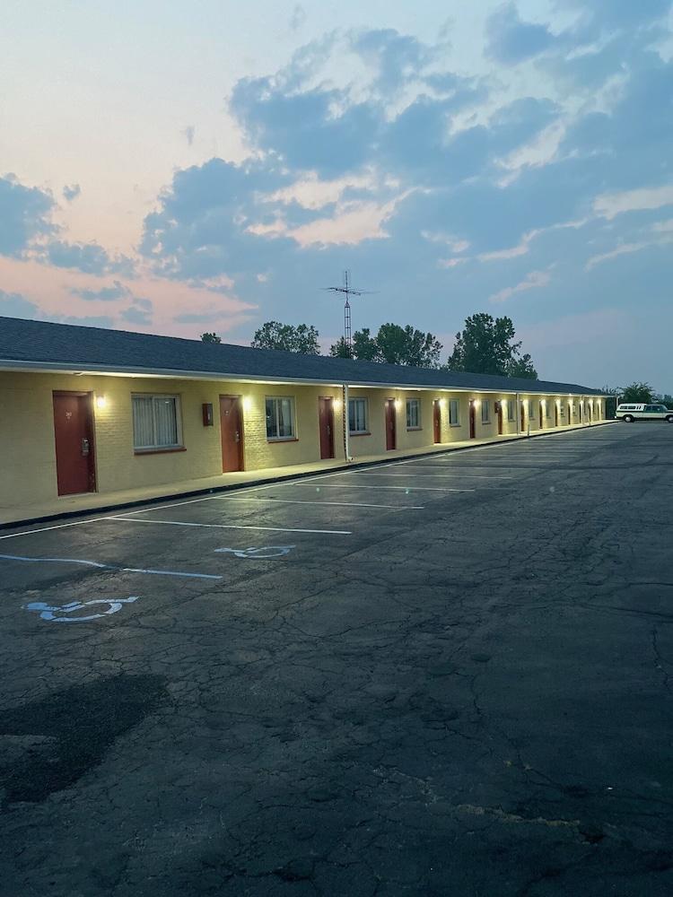 New Budget inn photo 18