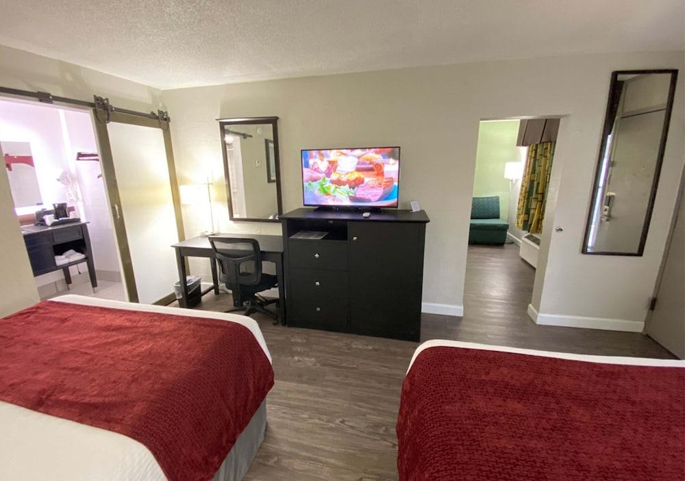 Lx Hotel, Powered by ACW Circle photo 90