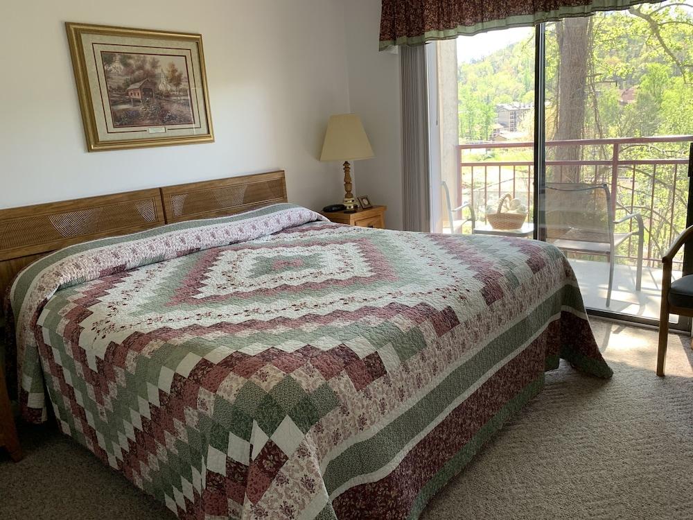Laurel Inn Condominium photo 59