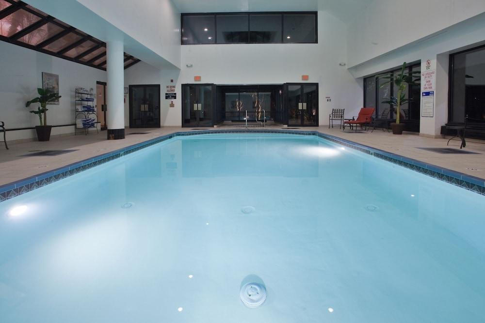 Crowne Plaza Virginia Beach Town Center by IHG photo 15