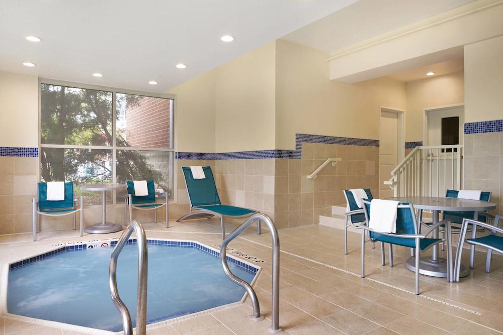 TownePlace Suites Chicago Naperville photo 18