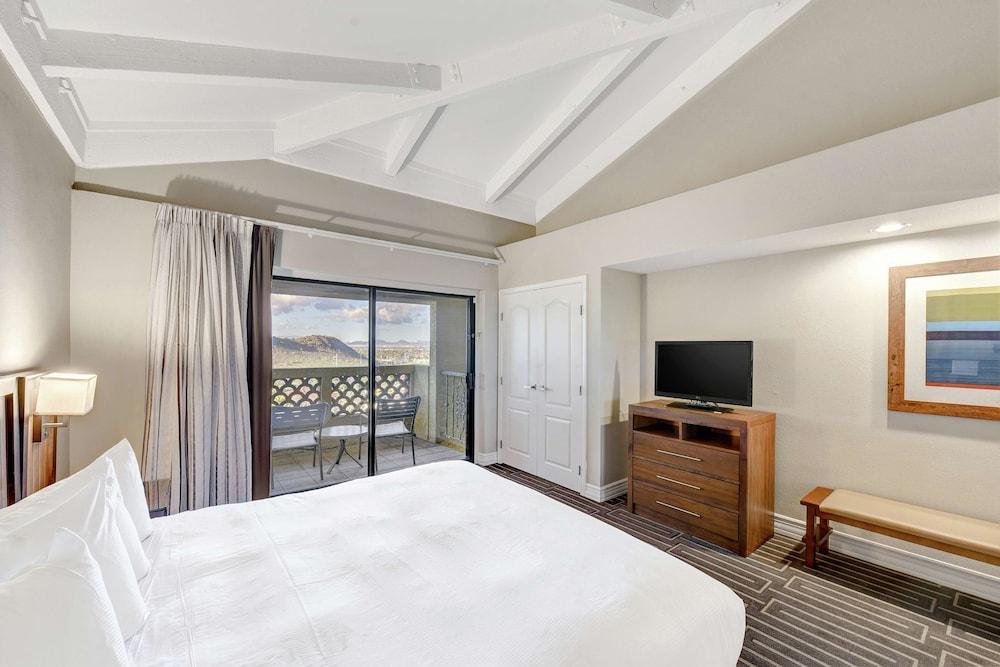Hilton Phoenix Tapatio Cliffs Resort photo 7