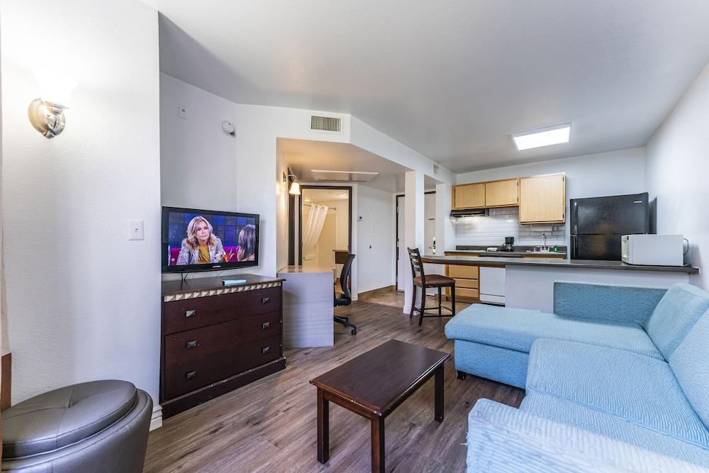 Metro Chandler Extended Stay photo 41