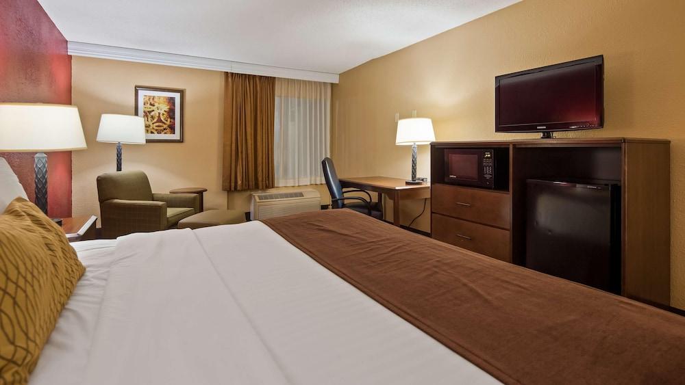 Baymont by Wyndham Richmond KY photo 15