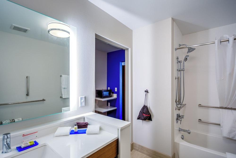 Holiday Inn Express & Suites Reedsville - State Coll Area by IHG photo 9