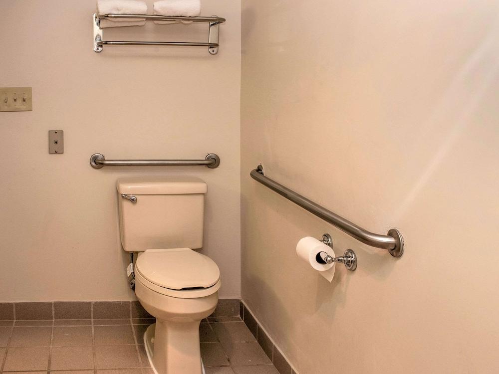 Quality Suites Lake Wright - Norfolk Airport photo 21