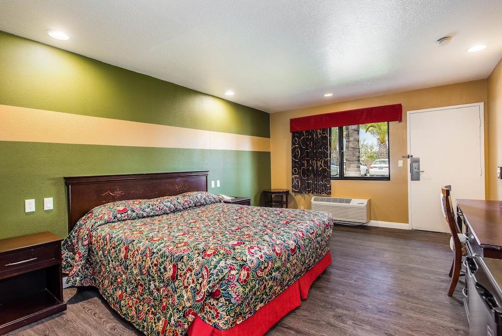 Budget Inn photo 4